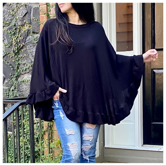 Holiday perfect black soft knit ruffle hem poncho - Picture 4 of 9